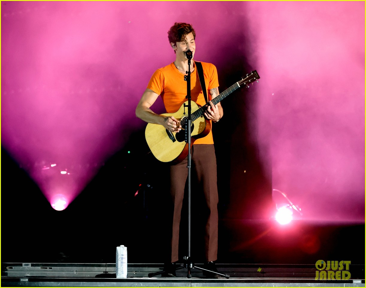 shawn mendes wears orange to show support for ending gun violence 21