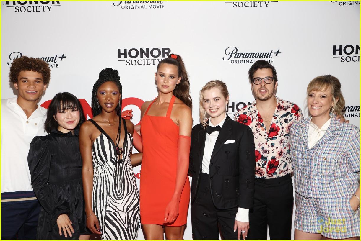 angourie rice suits up for honor society premiere with armani jackson more 26