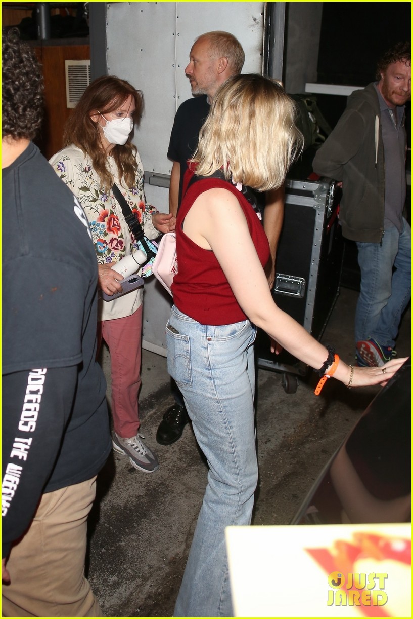 billie eilish attends brother finneas show in west hollywood 12