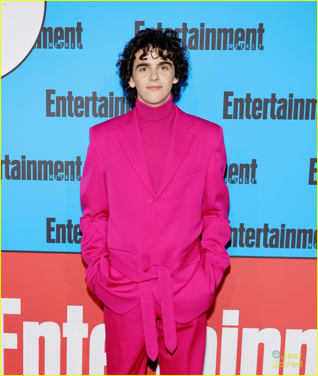 shazams jack dylan grazer asher angel go pink for ew comic con party 18