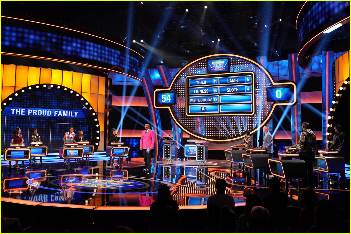 celebrity family feud returns this sunday who will be on this season 18