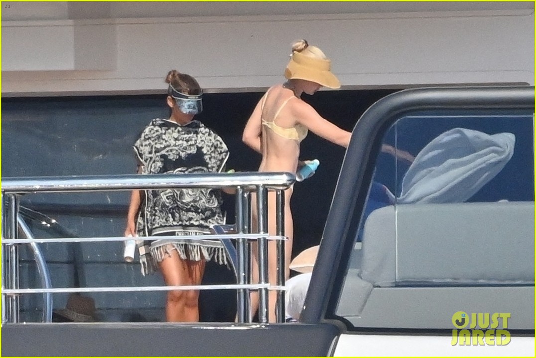 gigi hadid yellow bikini on yacht 08