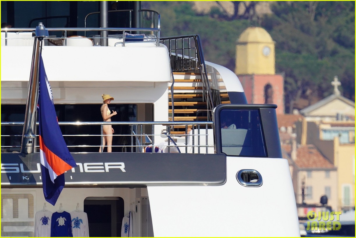 gigi hadid yellow bikini on yacht 20