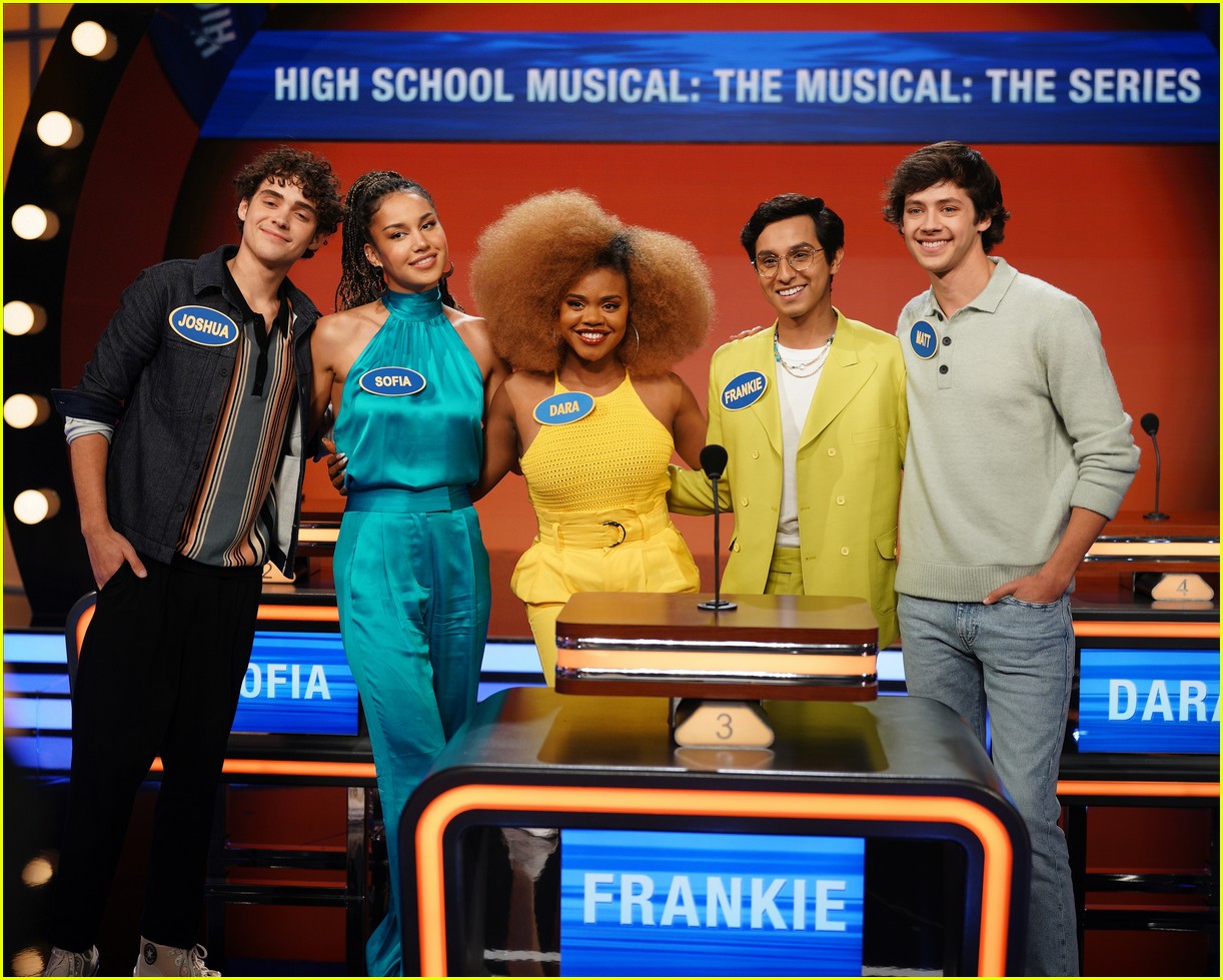 first look photos of high school musical vs never have i ever 05