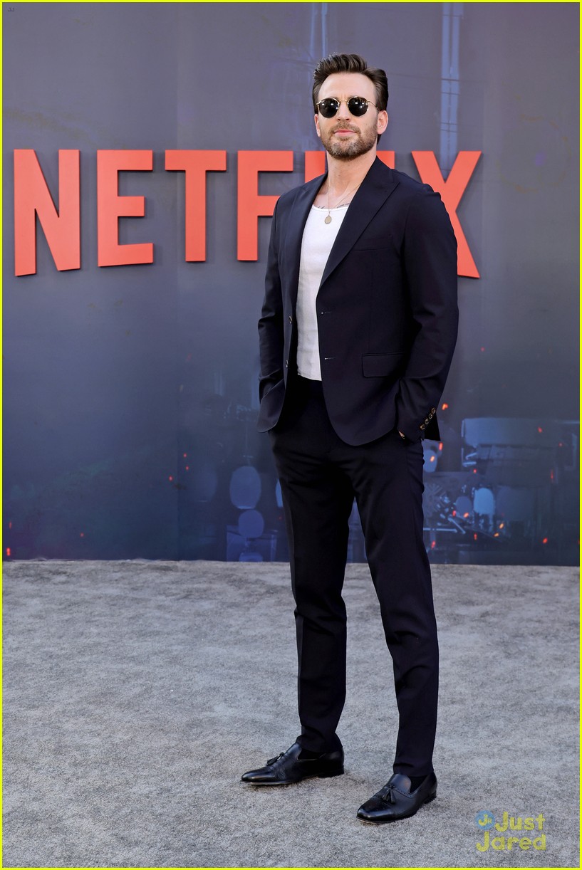 Julia Butters & Cameron Crovetti Premiere New Netflix Film 'The Gray Man'   Ana de Armas, Ava Michelle, Bailey Spinn, Bryan Pearn, Cameron Crovetti,  Chris Evans, Emma Brooks, Gianni DeCenzo, Julia Butters