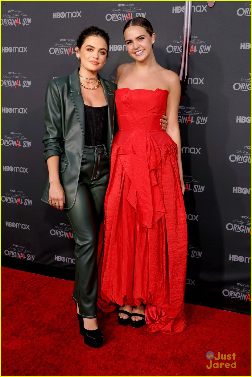 lucy hale joins bailee madison at pll original sin premiere 04