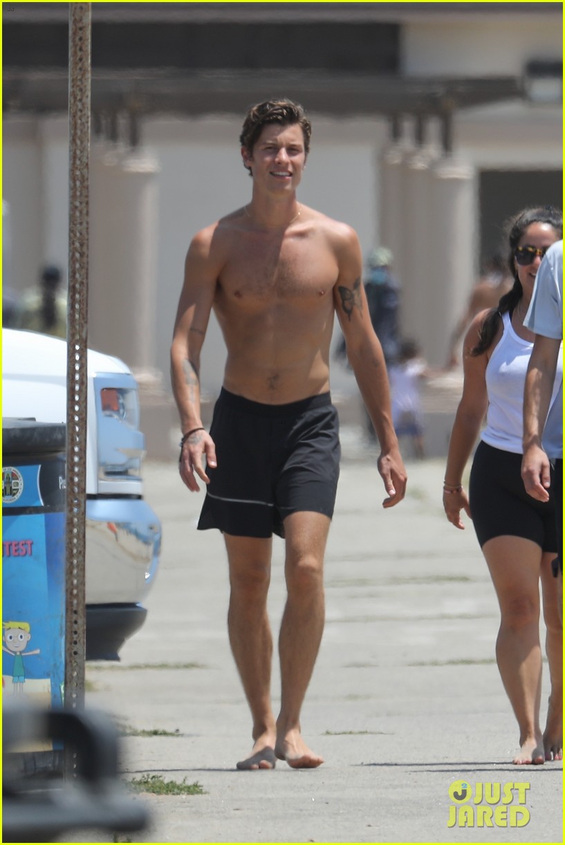 shawn mendes goes shirtless for walk with friends 05