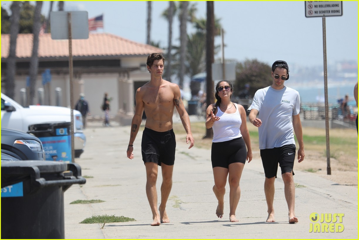 shawn mendes goes shirtless for walk with friends 06