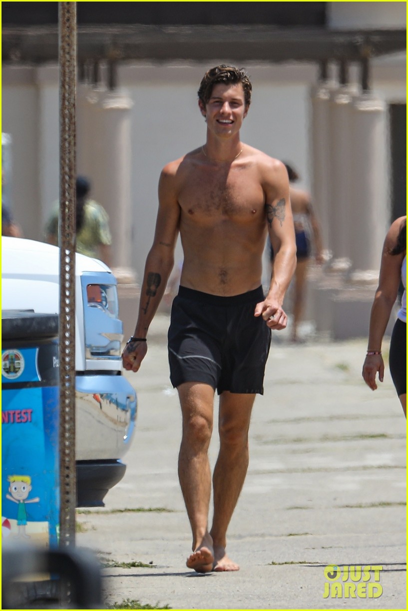 shawn mendes goes shirtless for walk with friends 23
