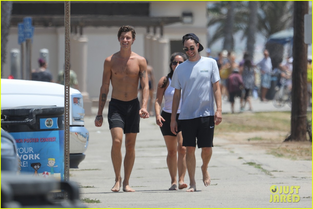 shawn mendes goes shirtless for walk with friends 27