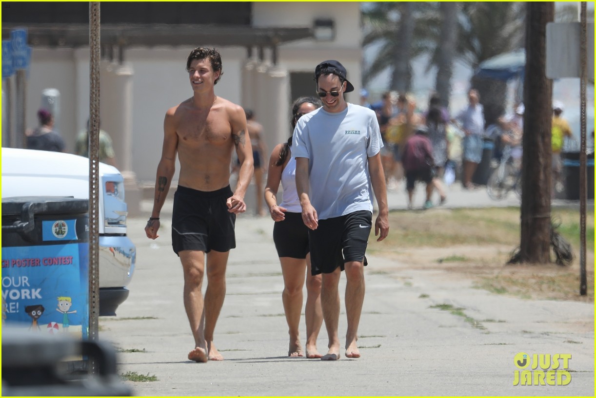 shawn mendes goes shirtless for walk with friends 28
