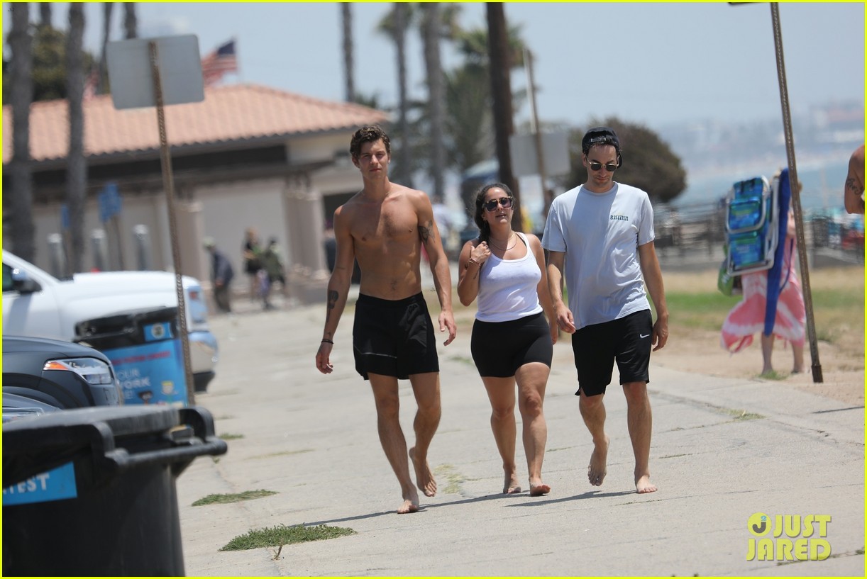 shawn mendes goes shirtless for walk with friends 36
