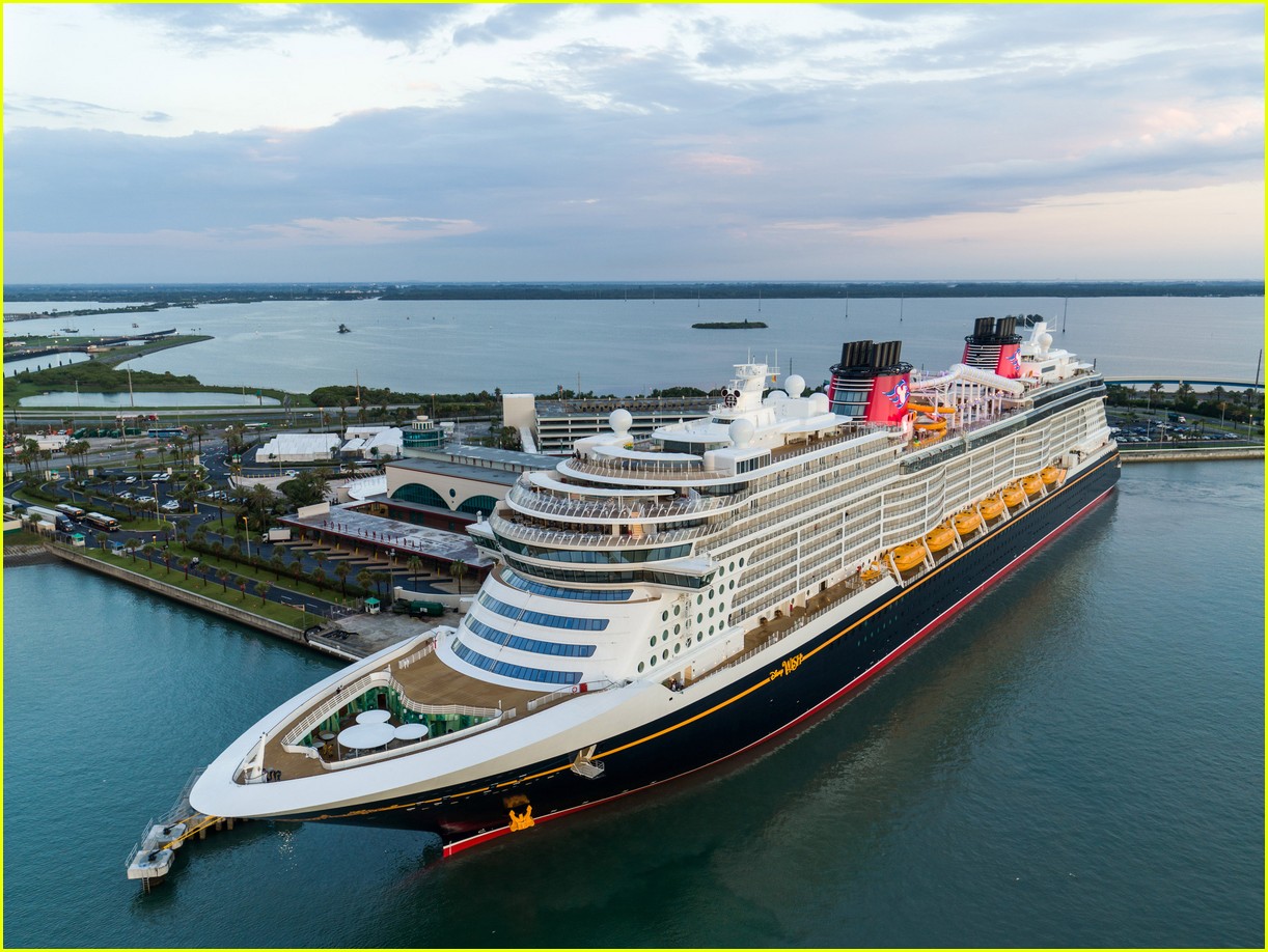 details revealed about 5k drink on disney wish cruise ship 05