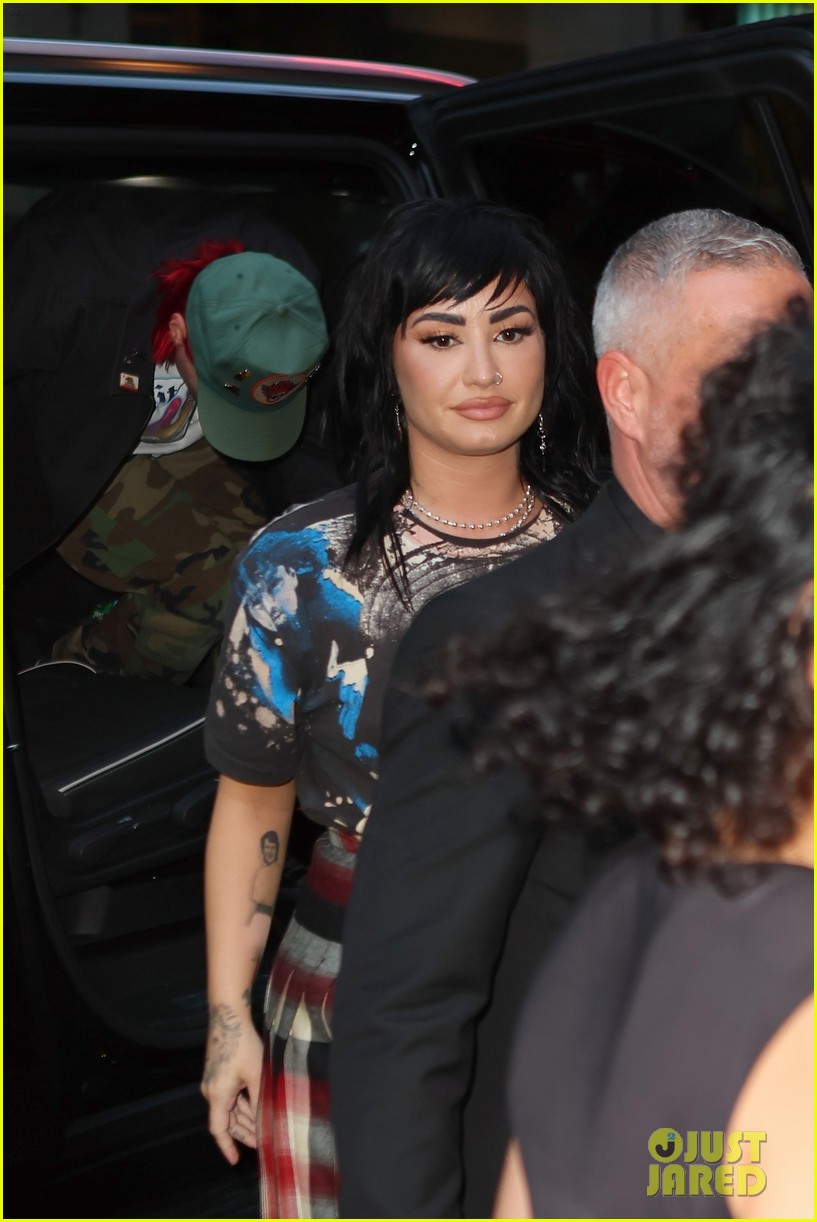 demi lovato dinner date with jutes nyc 08