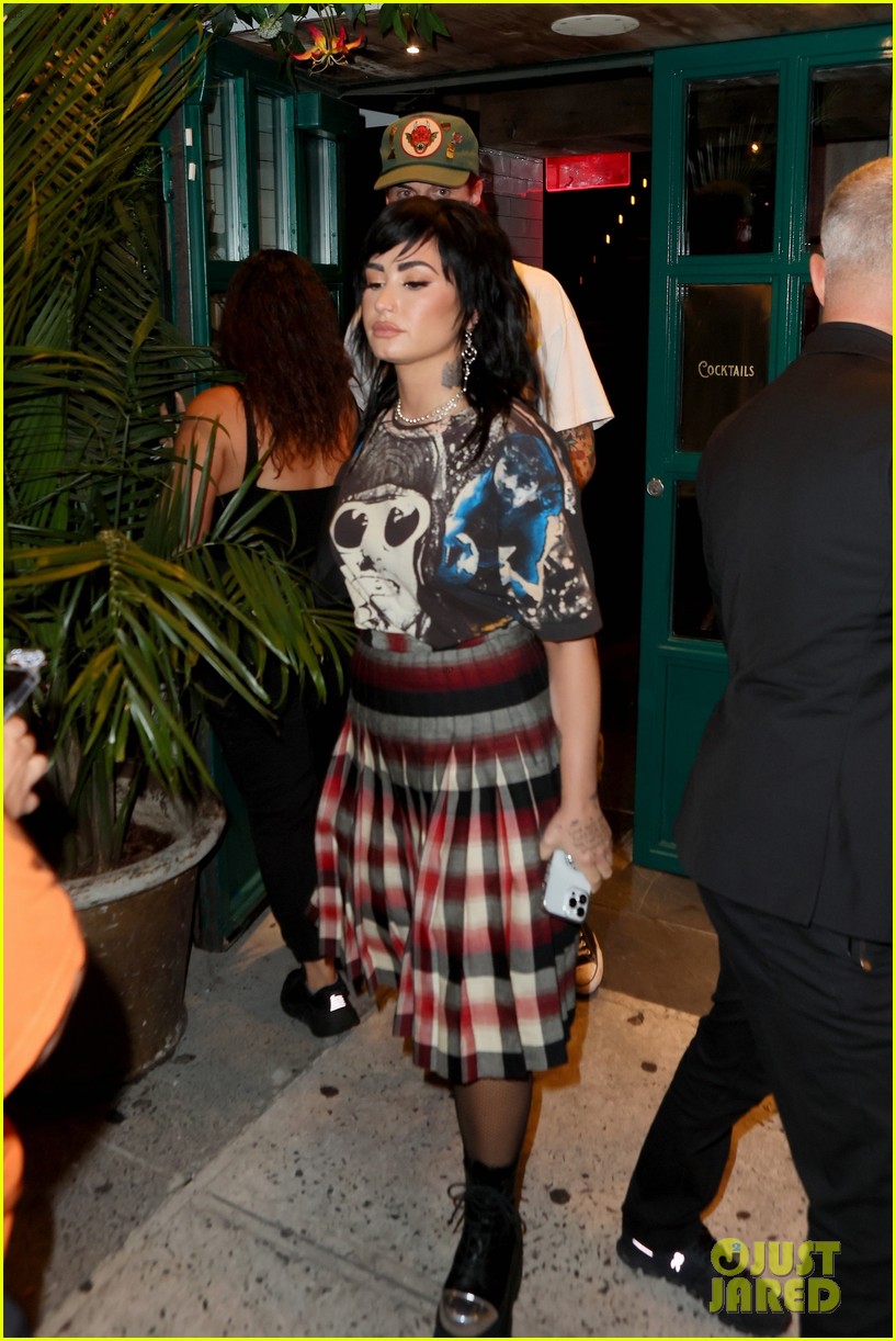 demi lovato dinner date with jutes nyc 10