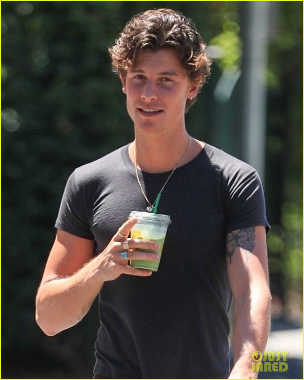 shawn mendes goes for matcha run in weho 02