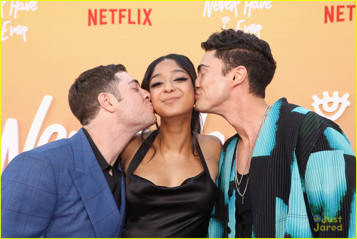 Maitreyi Ramakrishan Gets a Jaren Lewison & Darren Barnet Double Kiss at  'Never Have I Ever' Season 3 Premiere: Photo 1354216 | Adam Shapiro,  Anirudh Pisharody, Avantika Vandanapu, Benjamin Norris, Christina Kartchner,