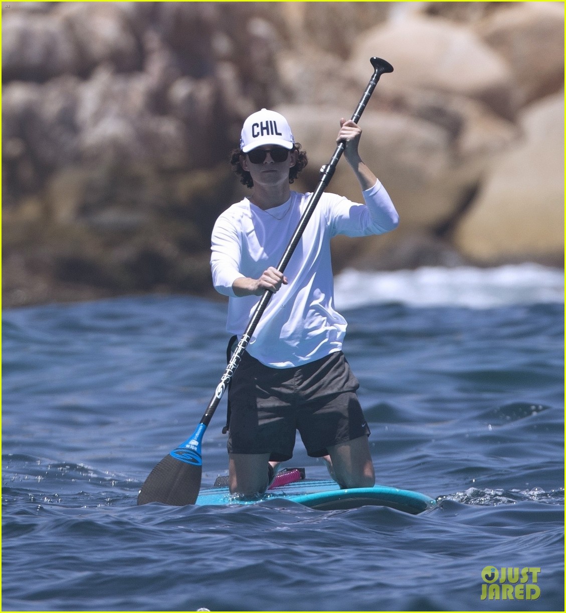 tom holland paddle boarding harry cabo 02