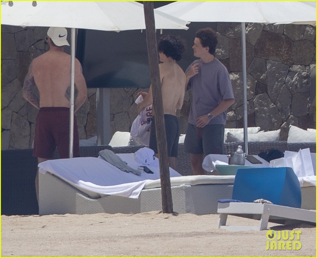 tom holland paddle boarding harry cabo 11