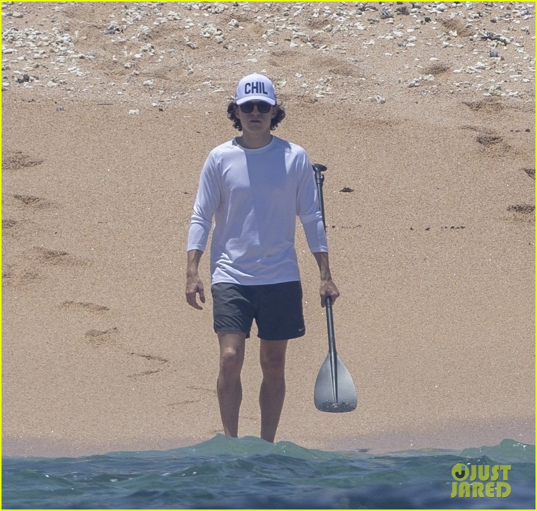 tom holland paddle boarding harry cabo 16