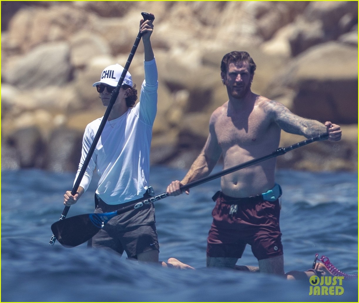 tom holland paddle boarding harry cabo 19