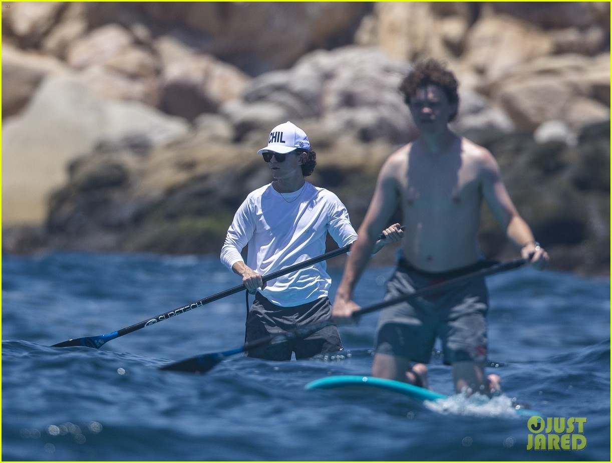 tom holland paddle boarding harry cabo 21