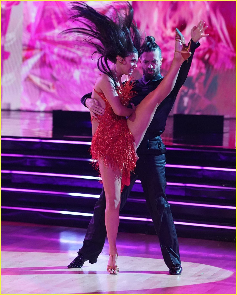 charli damelio received highest score of dwts week one 01.