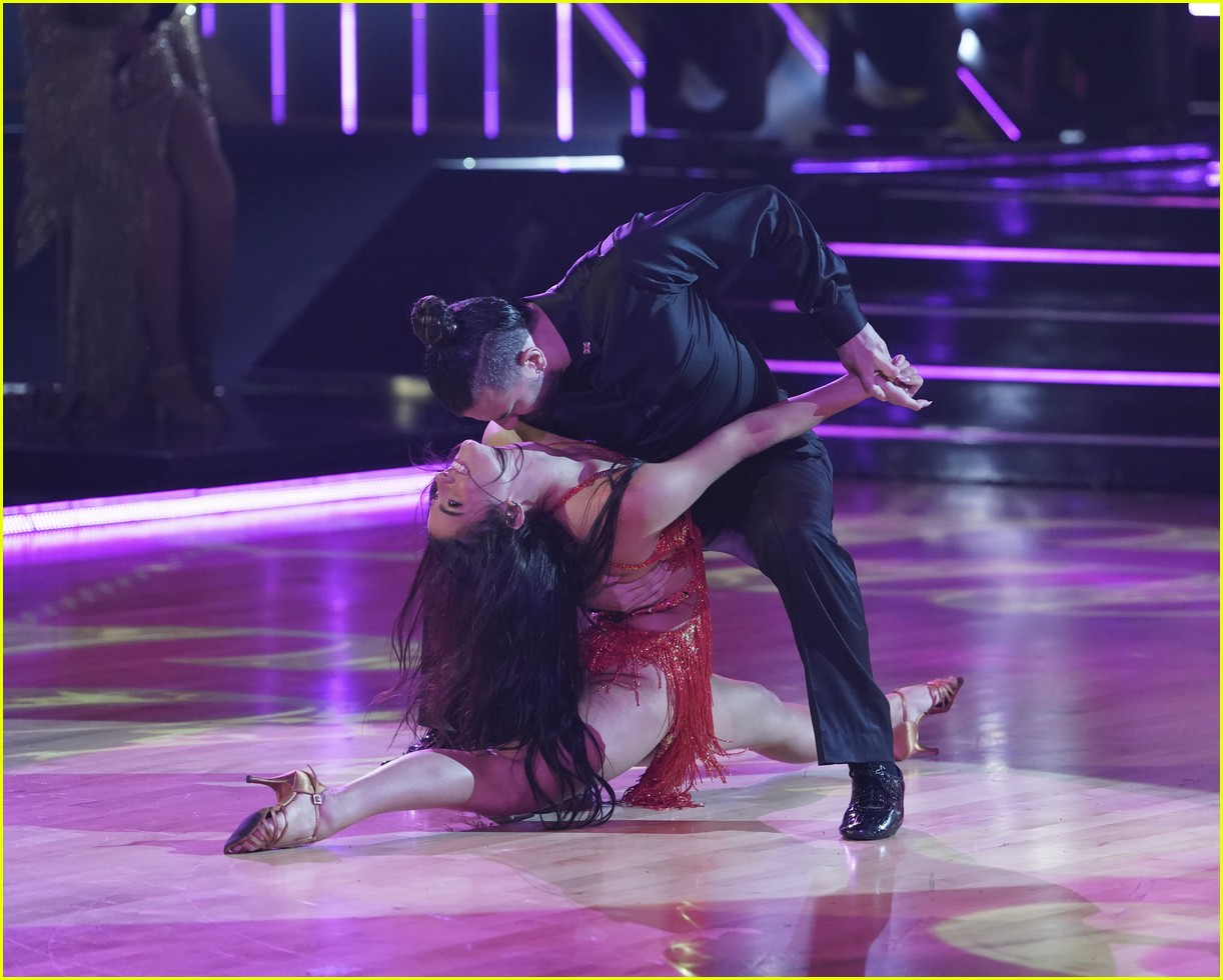 charli damelio received highest score of dwts week one 05.