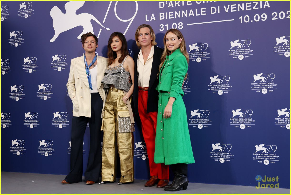 harry styles joins dont worry darling costars at venice film festival photo call 11
