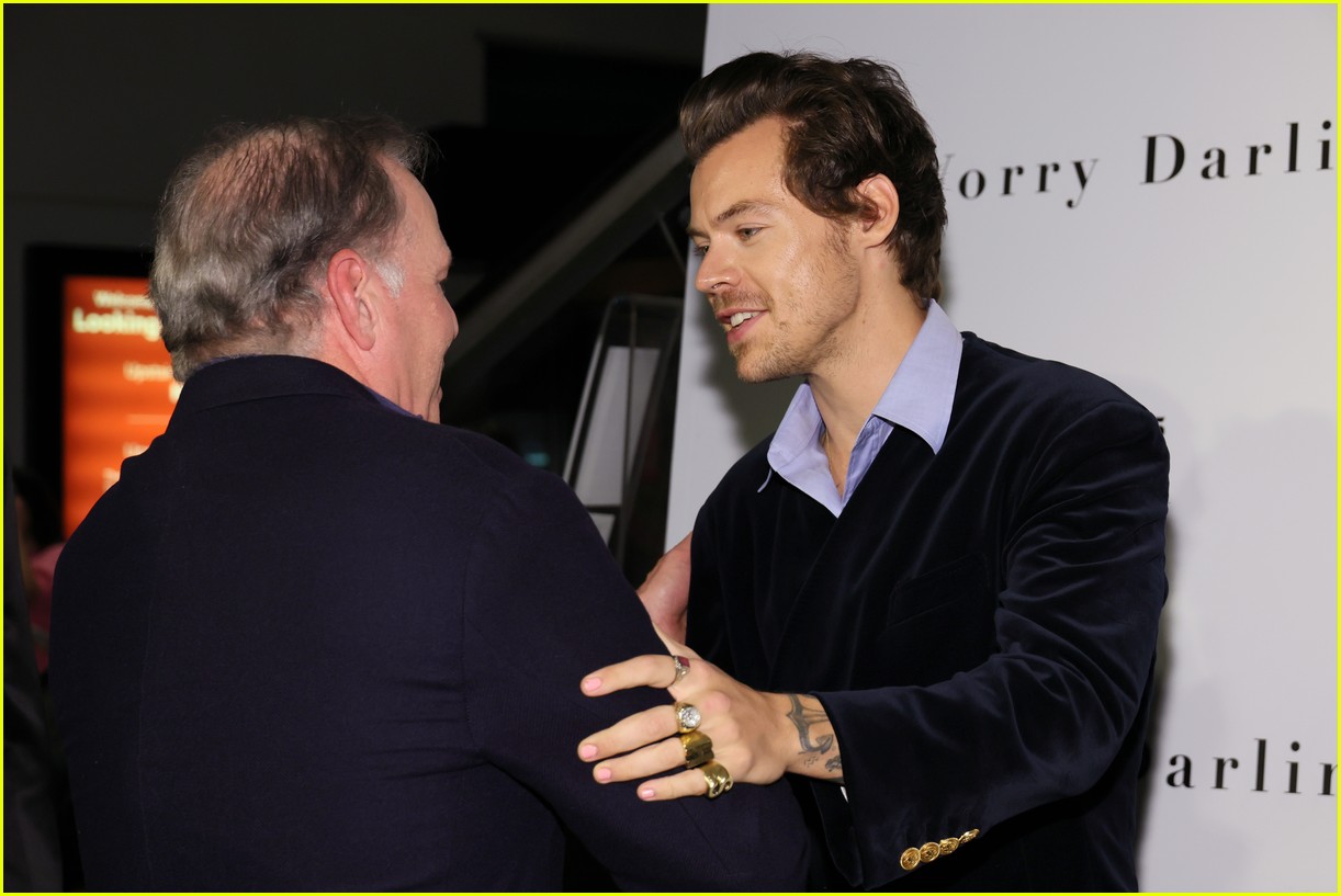 harry styles olivia wilde step out for dont worry darling new york premiere 15