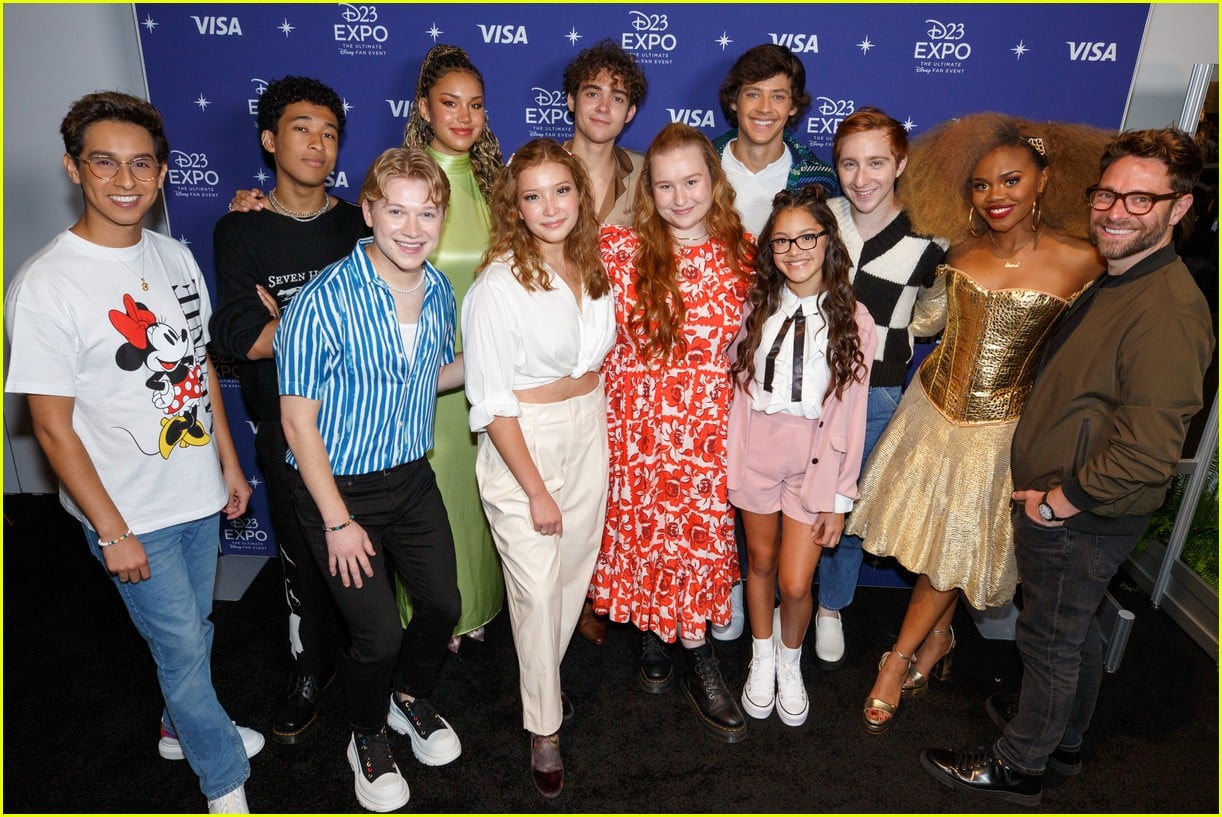 high school musical cast perform at d23 02