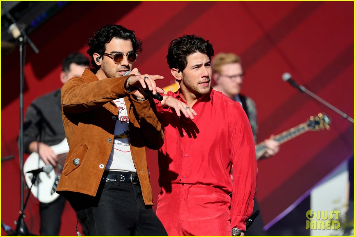 jonas brothers perform at global citizen festival 03