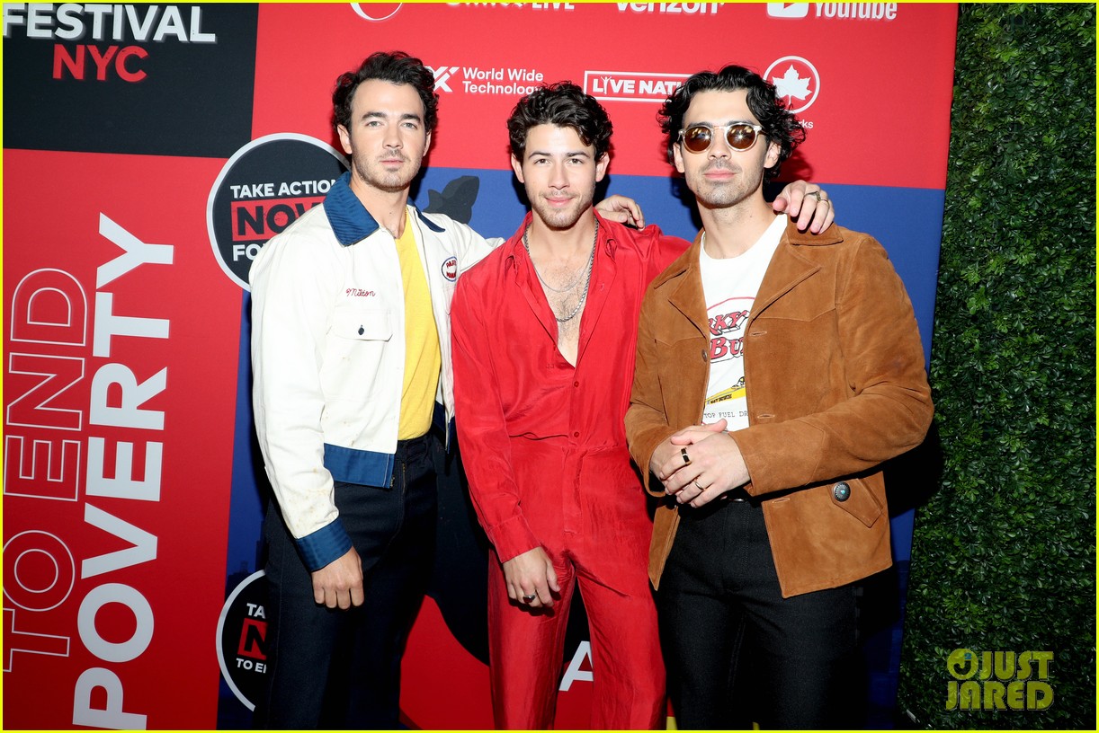 jonas brothers perform at global citizen festival 09