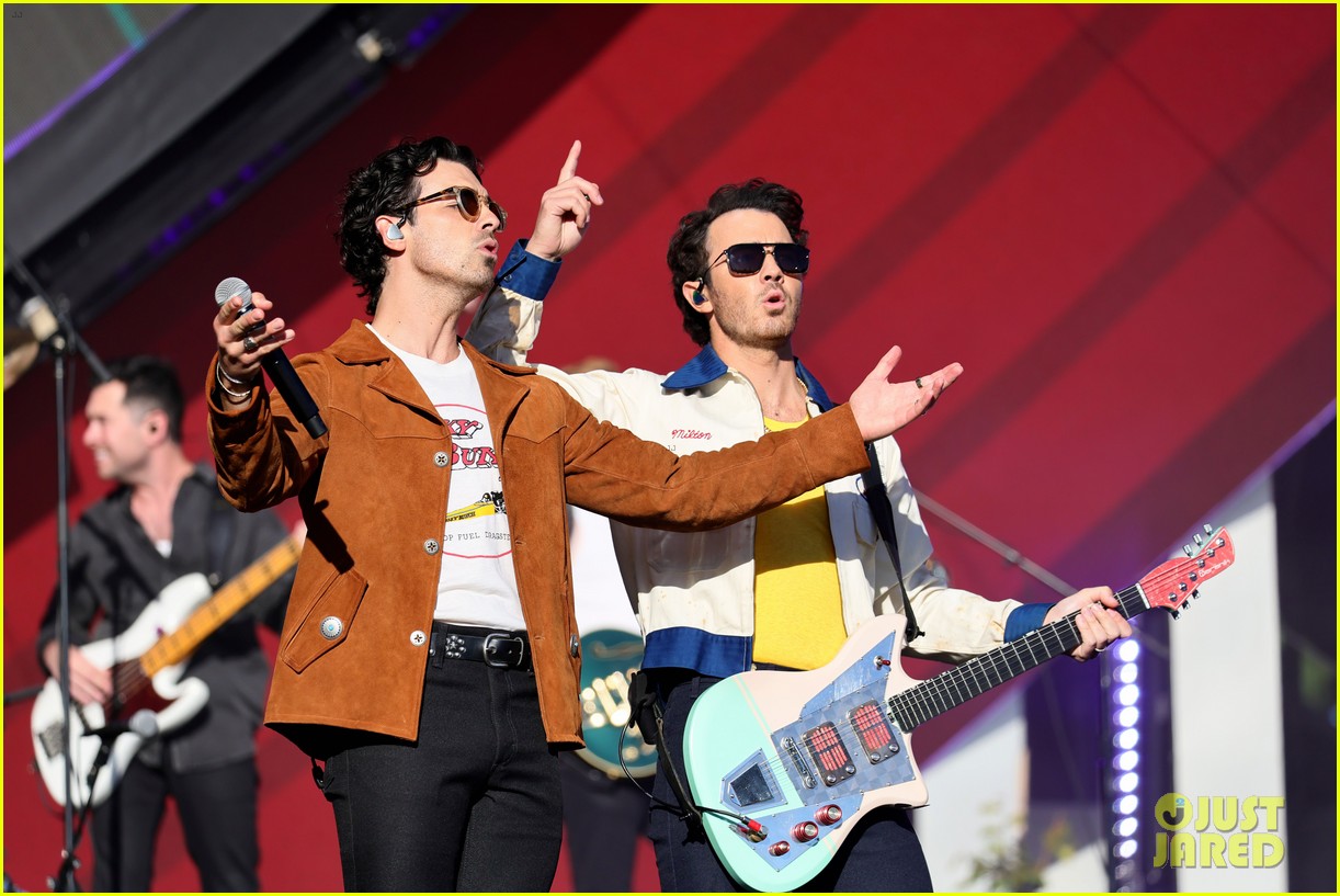 jonas brothers perform at global citizen festival 17