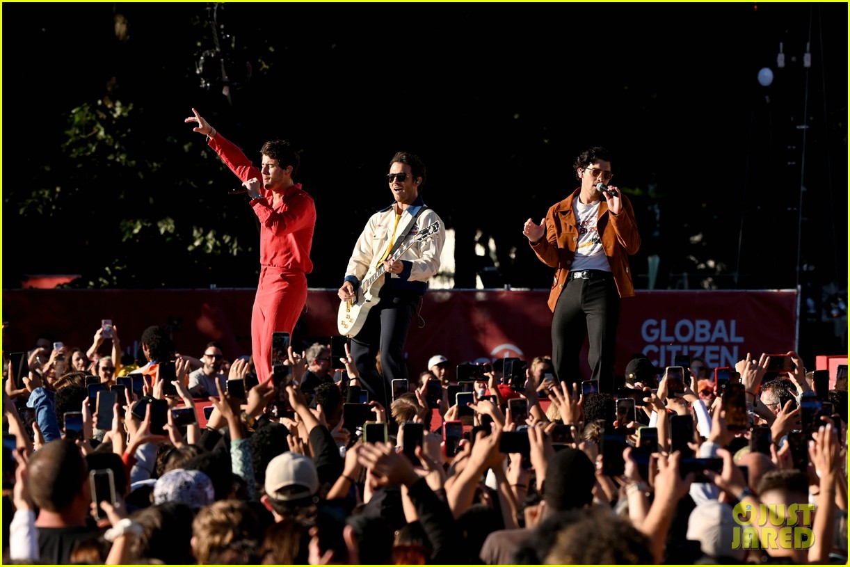 jonas brothers perform at global citizen festival 31