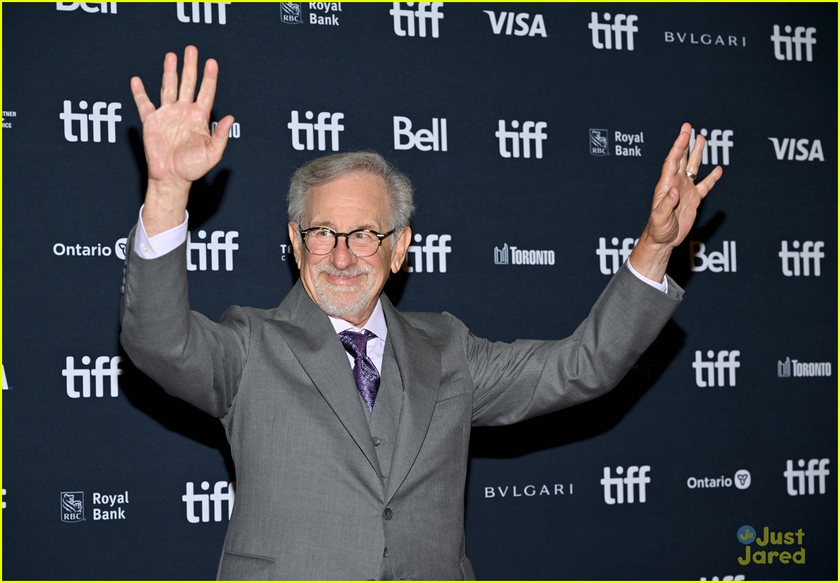 julia butters joins steven spielberg co stars at the fabelmans premiere in toronto 33
