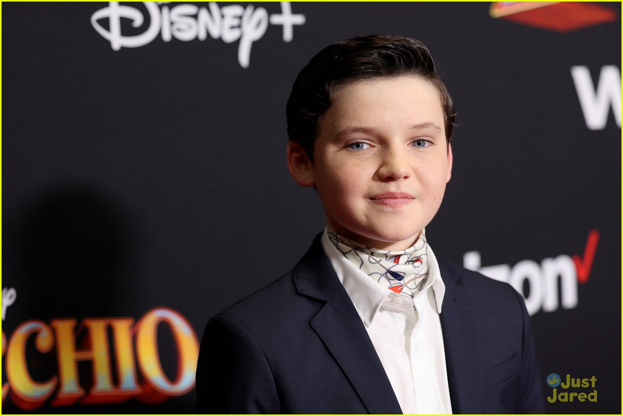 benjamin evan ainsworth joins pinocchio co stars at premiere 09