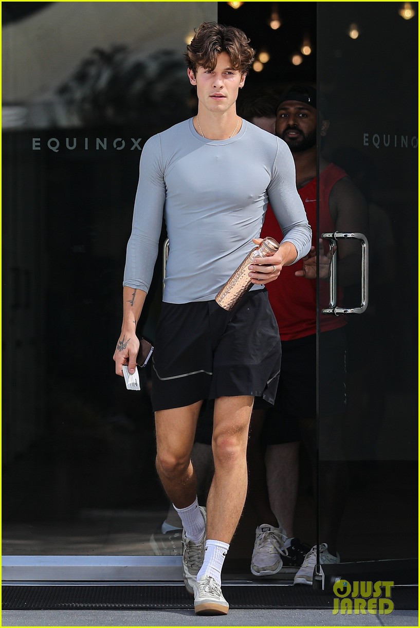 shawn mendes heads to cafe after workout 10