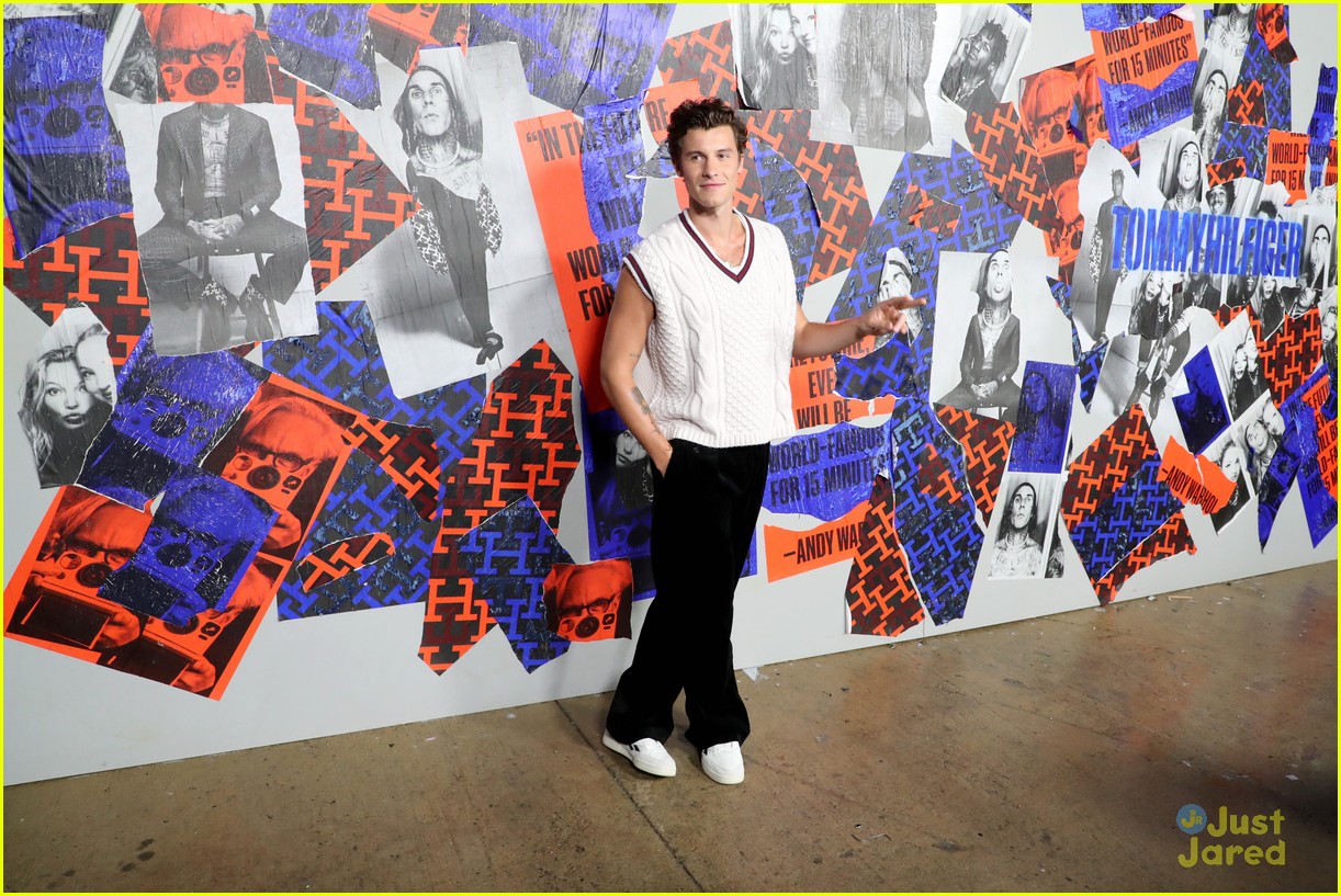 shawn mendes tate mcrae attend tommy hilfiger fashion show 09