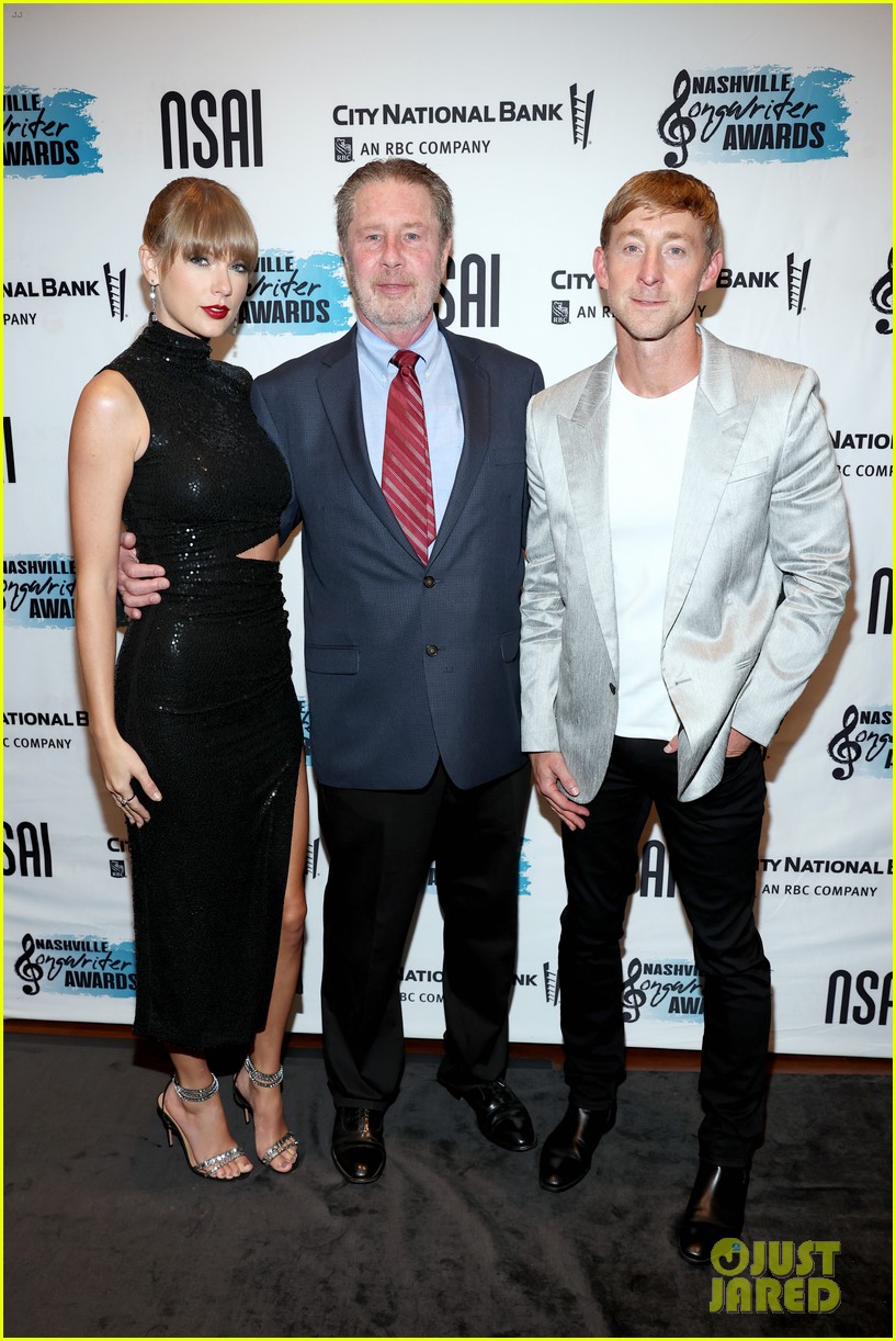 taylor swift songwriter awards decade honor 04