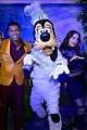under wraps two cast meet with goofy at disneyland premiere 24
