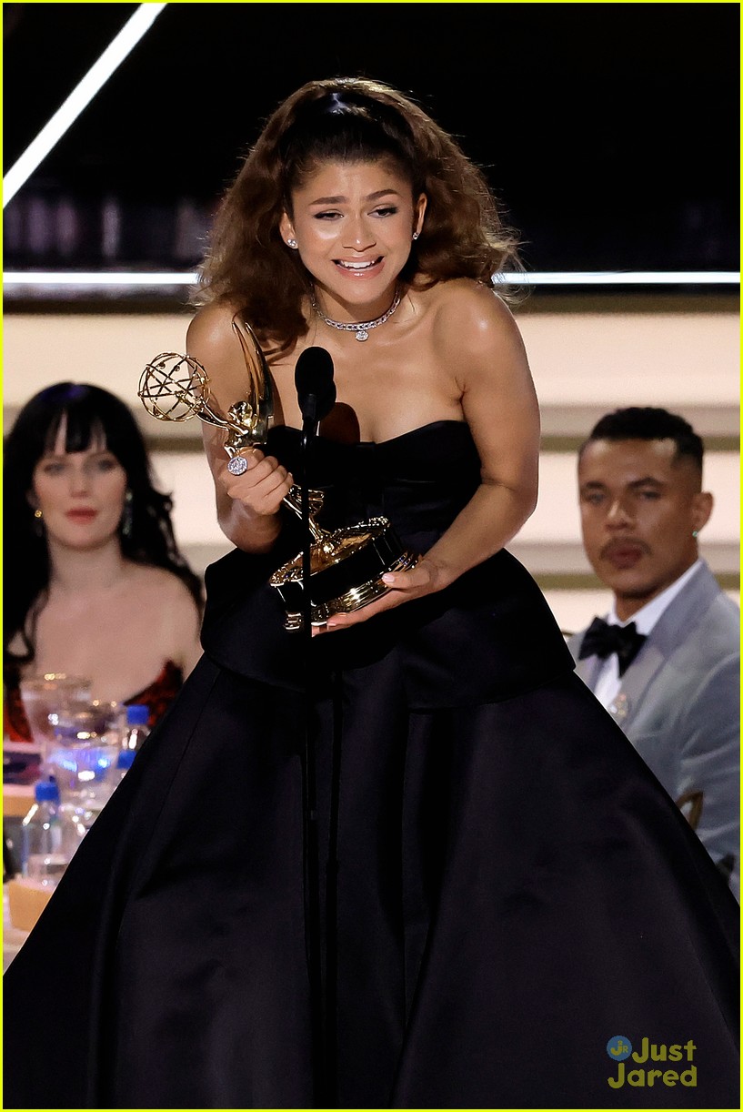 zendaya makes emmy awards history with 2nd lead actress win 03