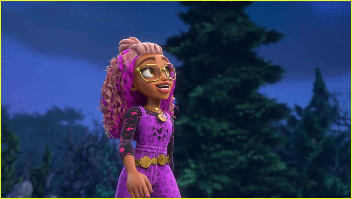 gabrielle nevaeh green dishes on new series monster high exclusive 03