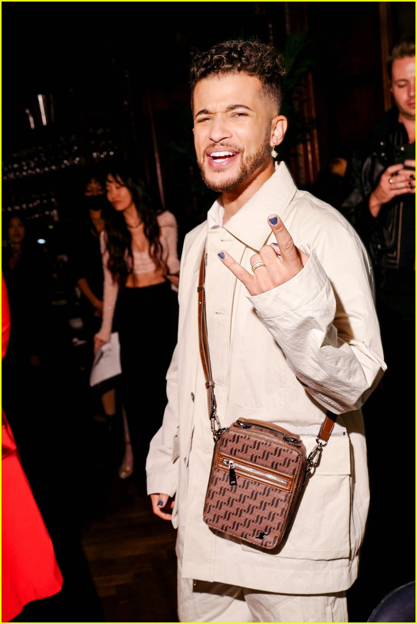 jordan fisher celebrates new aldo collab with wife ellie more 03