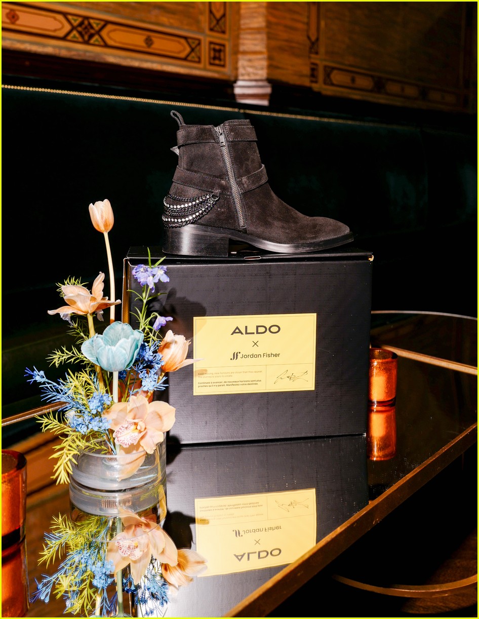 jordan fisher celebrates new aldo collab with wife ellie more 08