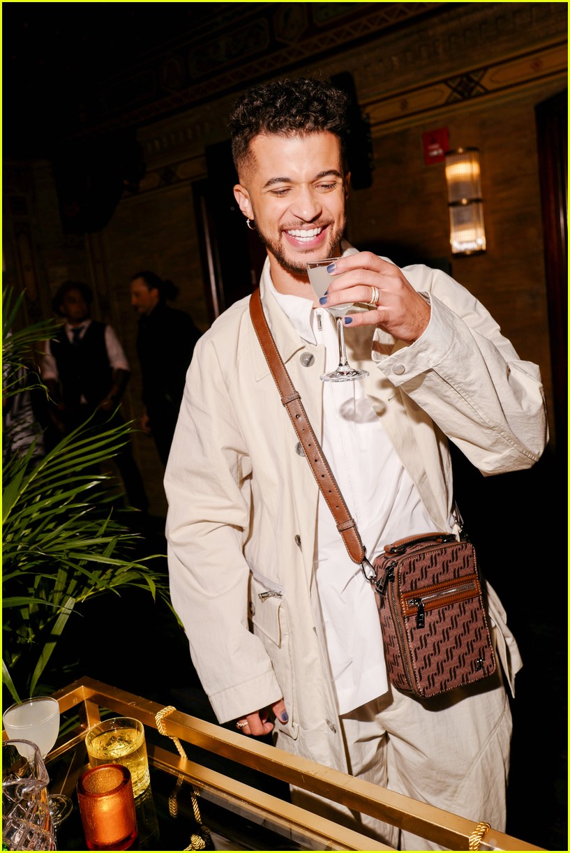 jordan fisher celebrates new aldo collab with wife ellie more 20