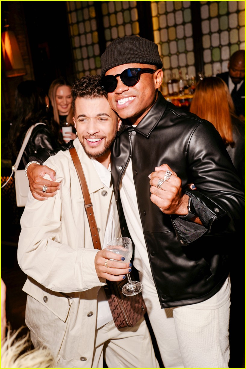 jordan fisher celebrates new aldo collab with wife ellie more 23