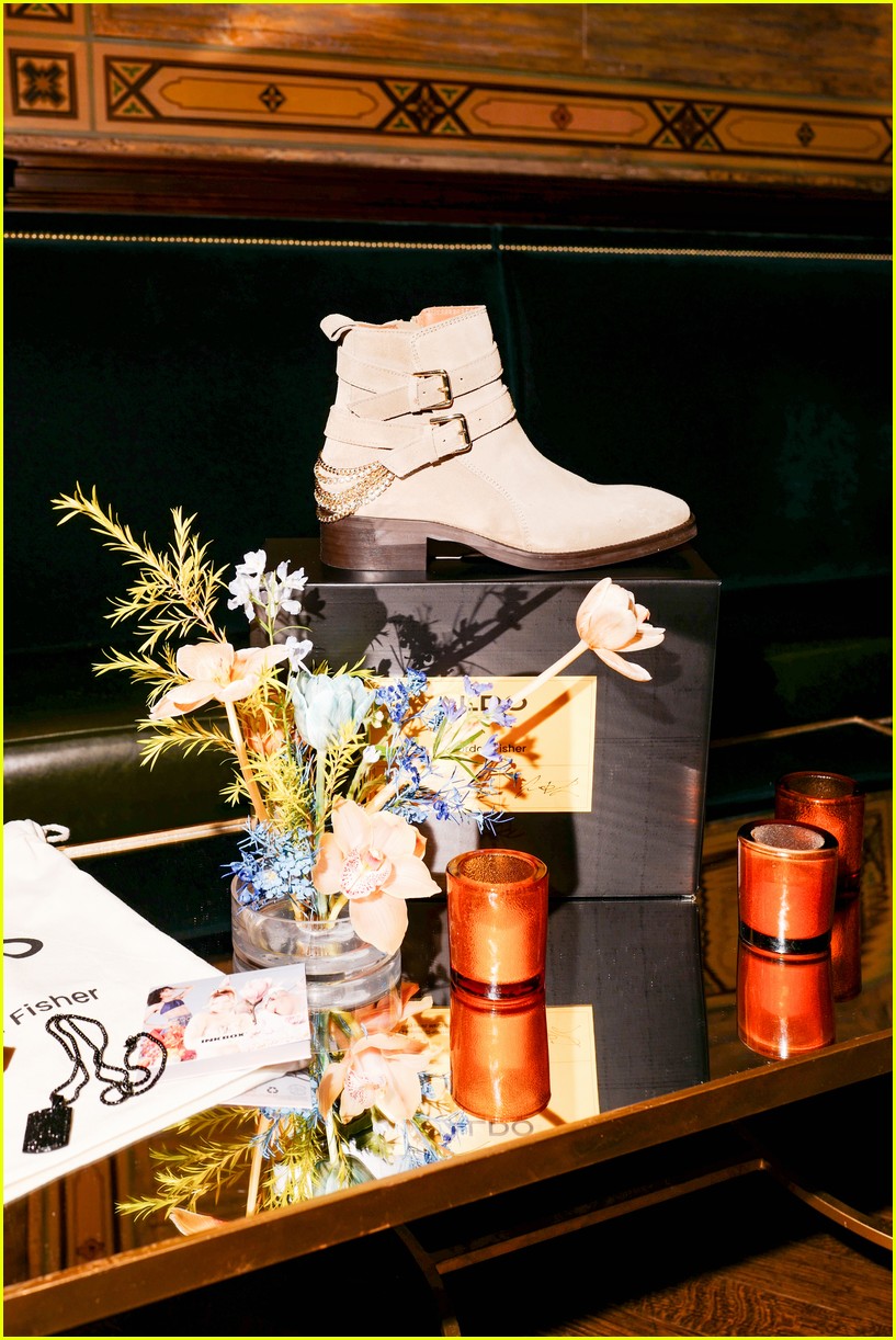jordan fisher celebrates new aldo collab with wife ellie more 34