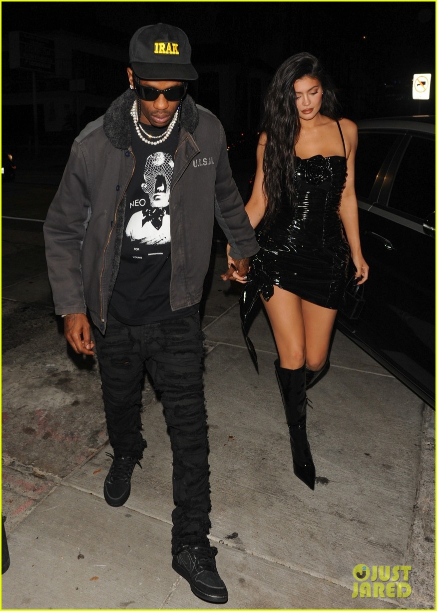 Kylie Jenner \u0026 Boyfriend Travis Scott Step Out for Date Night at Craig's!:  Photo 1359400 | Kylie Jenner, Travis Scott Pictures | Just Jared Jr., image size:875x1222