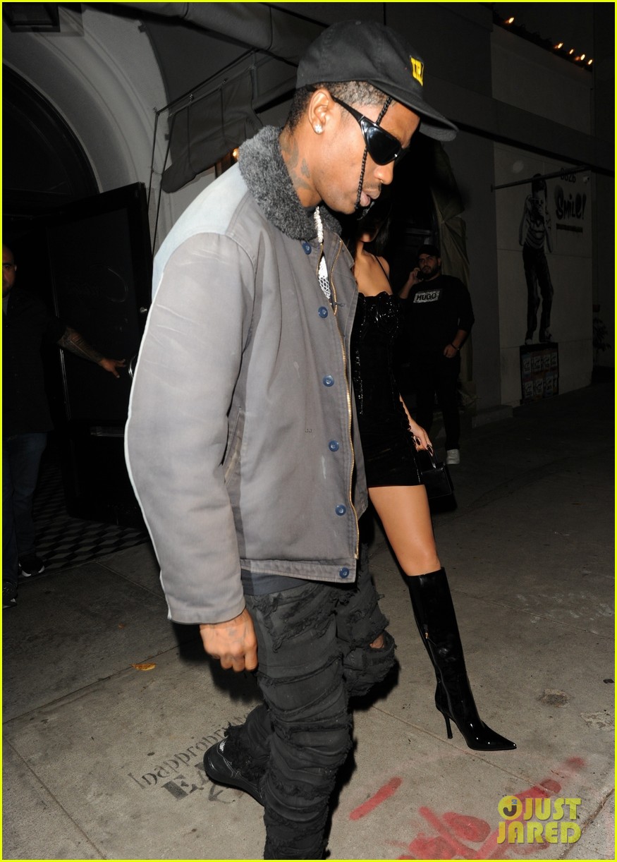 Kylie Jenner \u0026 Boyfriend Travis Scott Step Out for Date Night at Craig's!:  Photo 1359425 | Kylie Jenner, Travis Scott Pictures | Just Jared Jr., image size:875x1222